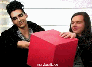 http://i941.photobucket.com/albums/ad260/xMaryKaulitzx/Animations/2010/NHK/4.gif