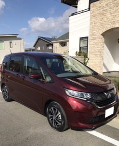 車 フリード のサイドミラーをこすった 当て傷は修理 交換