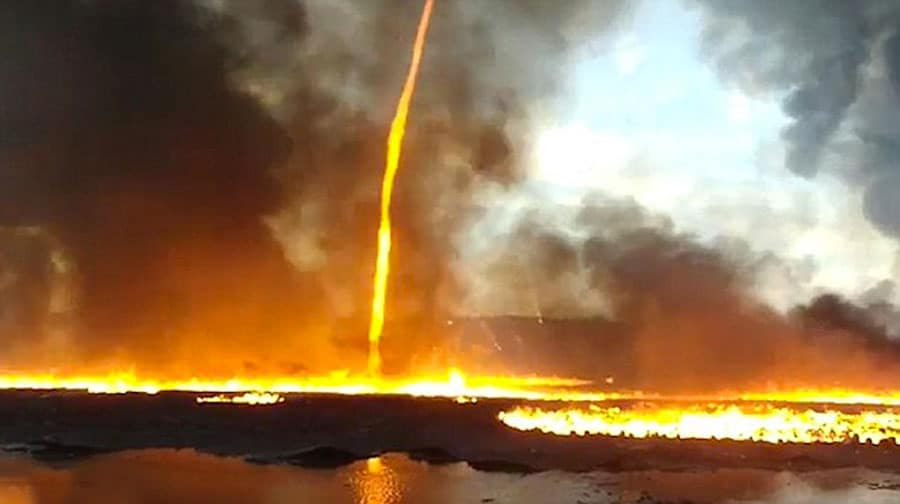 Une tornade de feu a traversé le ciel pendant 12 heures