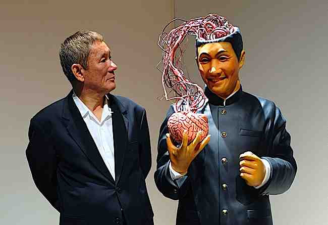 Photo of Takeshi Kitano & His Statue