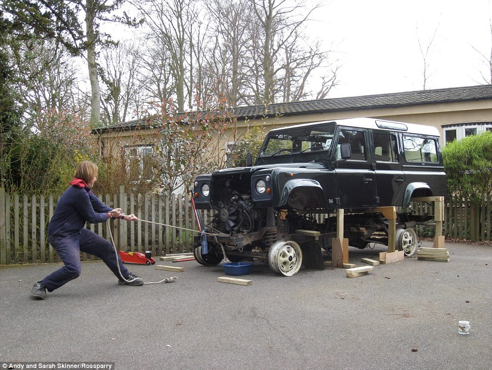 Andy builds the Land Rover which was designed to help them get better shots of wildlife