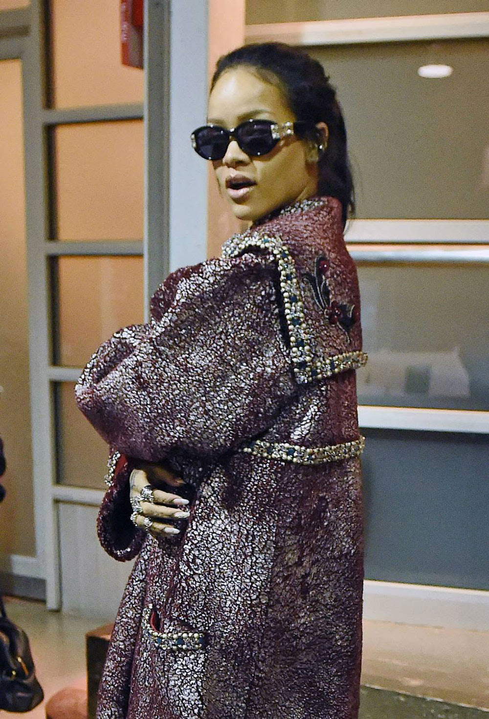 RIHANNA Arrives at a Recording Studio in New York - HawtCelebs