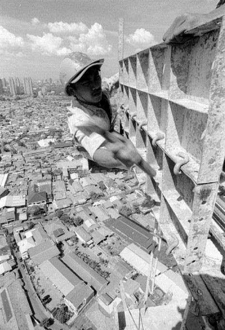 Indonesian construction workers (23 photos)