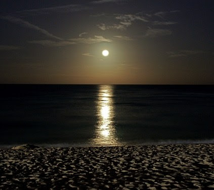 Puisi untuk Pacaran di imalami iharii di tepi ipantaii SABDA Space Komunitas Blogger Kristen Puisi untuk Pacaran di imalami iharii di tepi ipantaii SABDA Space Komunitas Blogger Kristen