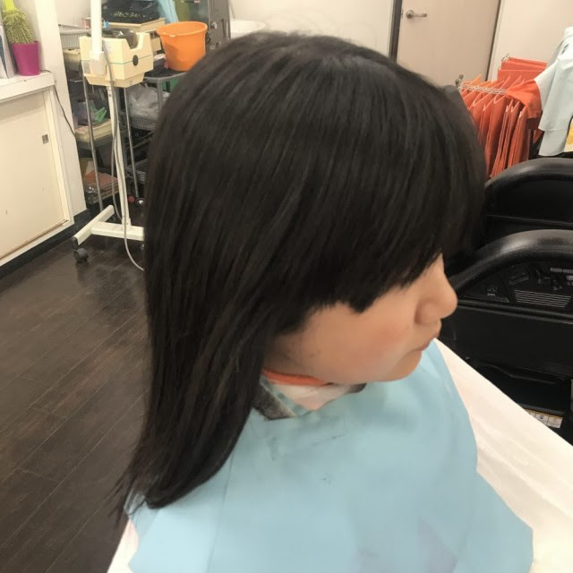 岐阜県 大垣市 キッズカット 子供カット 子どもカット ボブ 前下がりボブ ショートボブ 切りっぱなしボブ カット シェービング 女の子 小学生 小学校 岐阜 大垣 美容室 理容室 Barber バーバー 床屋 咲楽 ホットペッパー ホットペッパービューティー 小学生の可愛い女の子