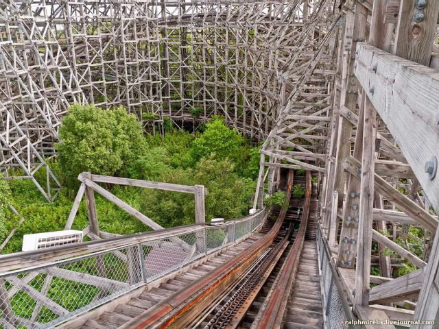 An Abandoned Japanese Amusement Park