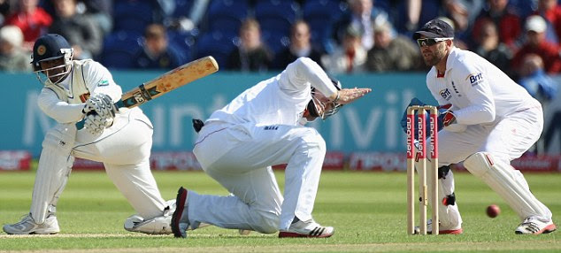 ian bell wallpaper. Ian Bell (centre) look on