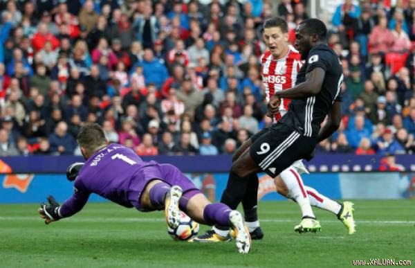  Lukaku ghi bàn thắng thứ tư sau bốn trận cho Man Utd ở Ngoại hạng Anh. Ảnh: Reuters.