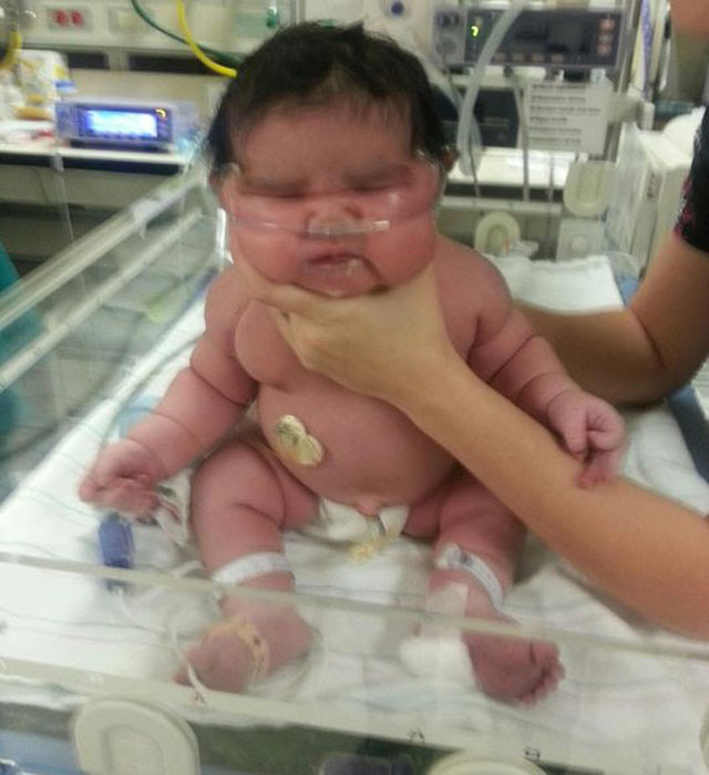 Mum Expecting 7lb Baby Gives Birth To 13lb 13oz Daughter ...