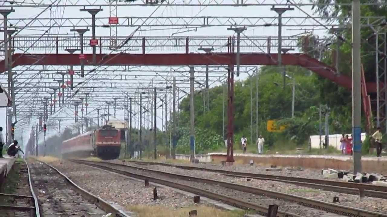 WAP4 India's Longest Running Daily Rajdhani Express DBRT Rajdhani ...