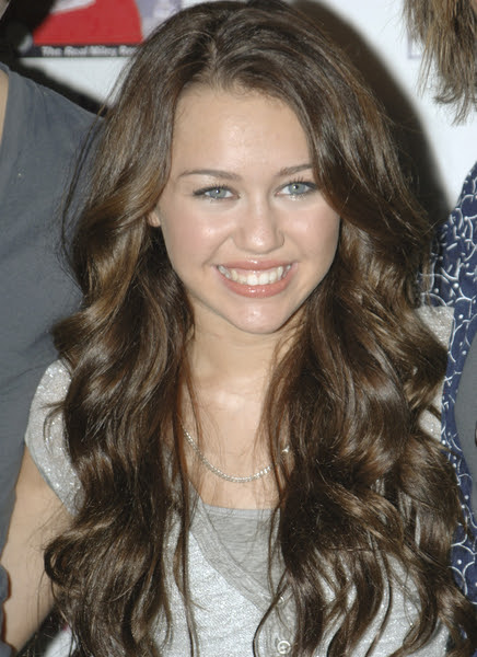 Long Hairstyles for teen girls.Long Hairstyles for teen girls.