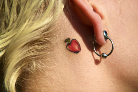 I love behind-the-ear tattoos. So cute. (from Bonzai Aphrodite)