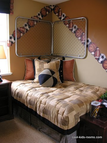 Storage Ideas  Small Bedrooms on 10 Bedroom Decor Ideas For Teen Boys