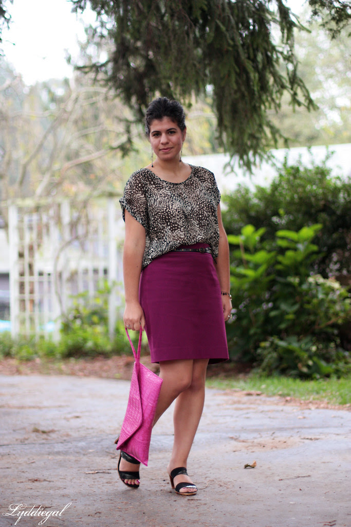 A berry leopard look