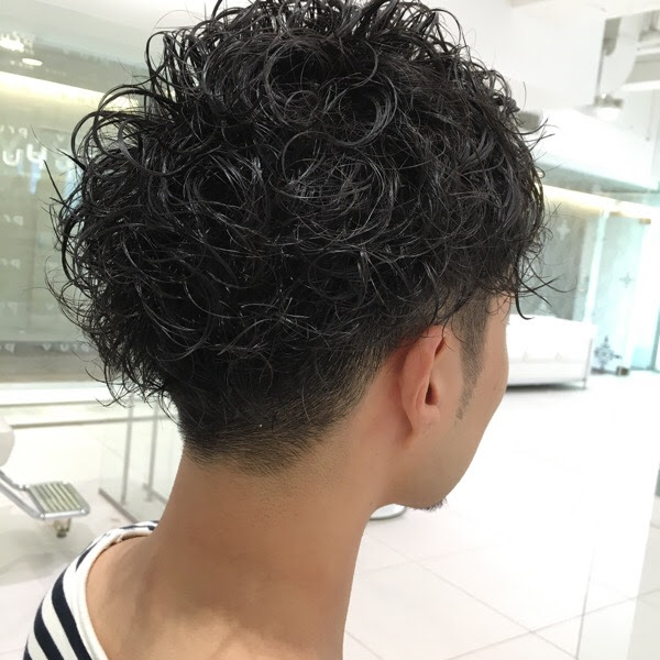 メンズカット お得意のツーブロックパーマスタイル 福岡天神 大名 美容室プルーヴ 紫牟田 慎