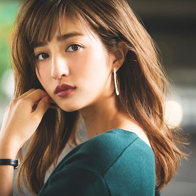 人気cancamモデル堀田茜さんのメイク法やメイク道具を披露 Dress Code Note
