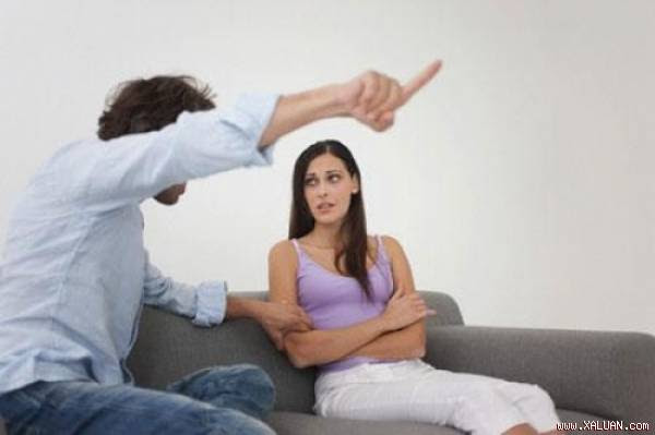 Bị chồng ‘đánh như cơm bữa’ tôi có nên ly hôn?