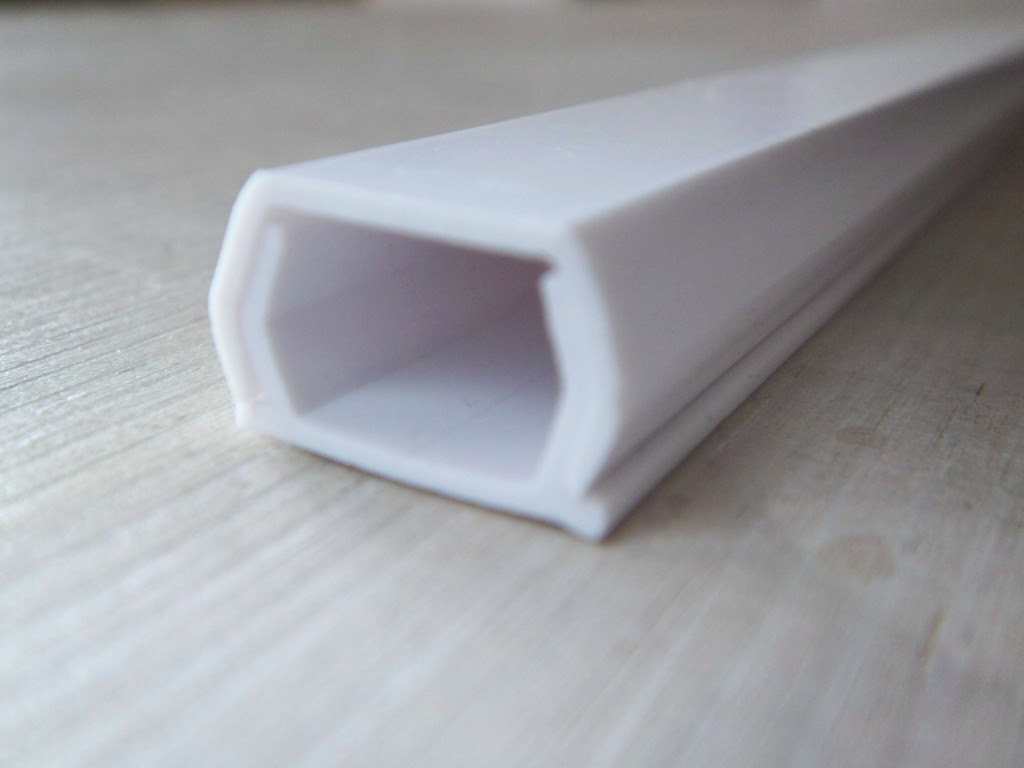 配線用モールに壁紙をはる できるかも図鑑