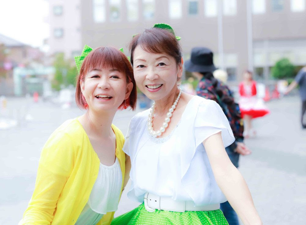 Honey S Twisting Club オールディーズ ロカビリー大好き Let S Twist青空ツイスティン Zazamag