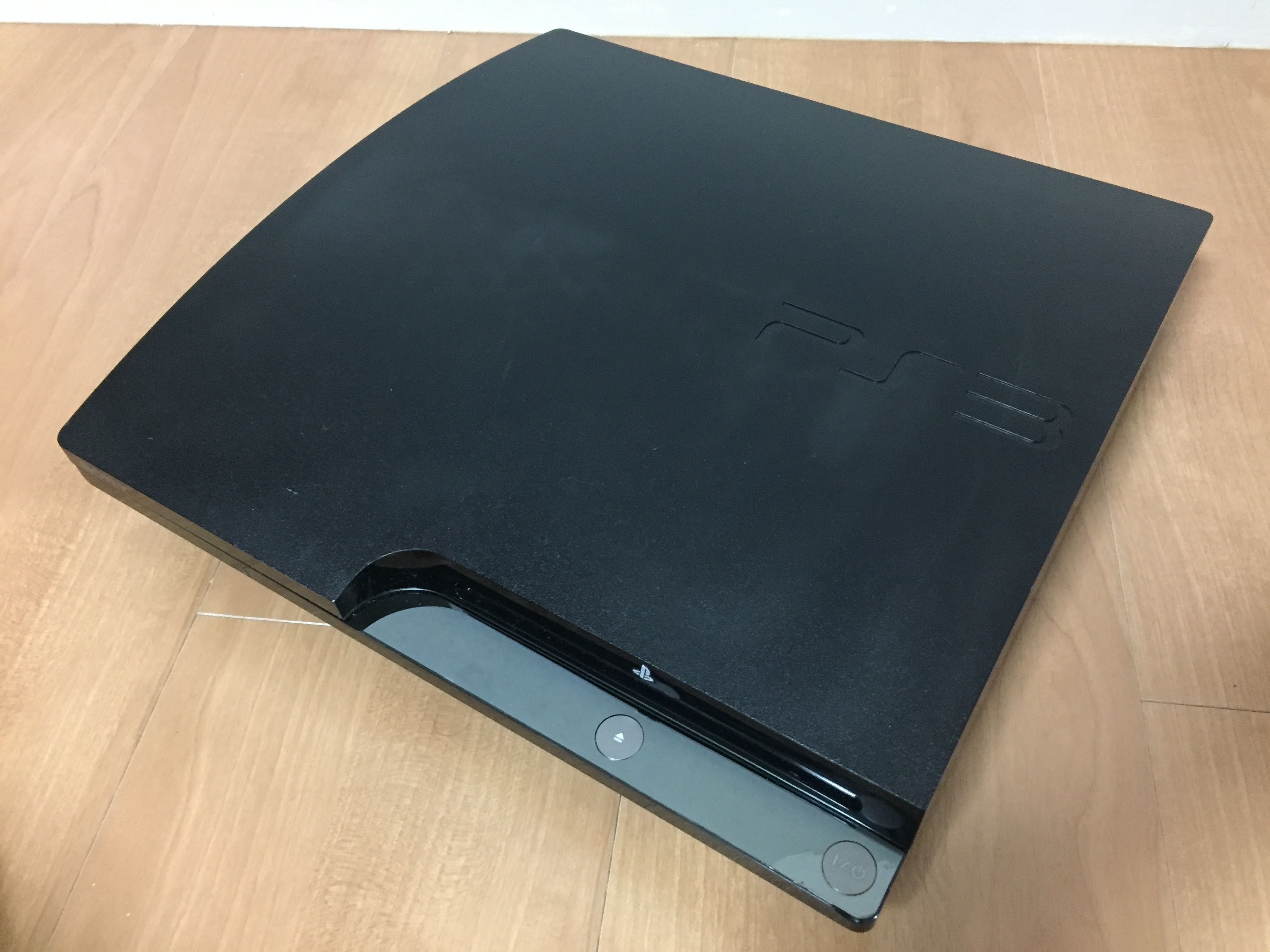 Ps3 プレステ3 本体のおすすめ 違いは 型番で形 カラー 性能などに違いあり れとろとろ ゲームブログ