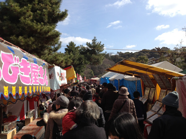 鬼を祓い 露店が軒を連ねる 吉田神社の節分大祭に行って来た イログラフ