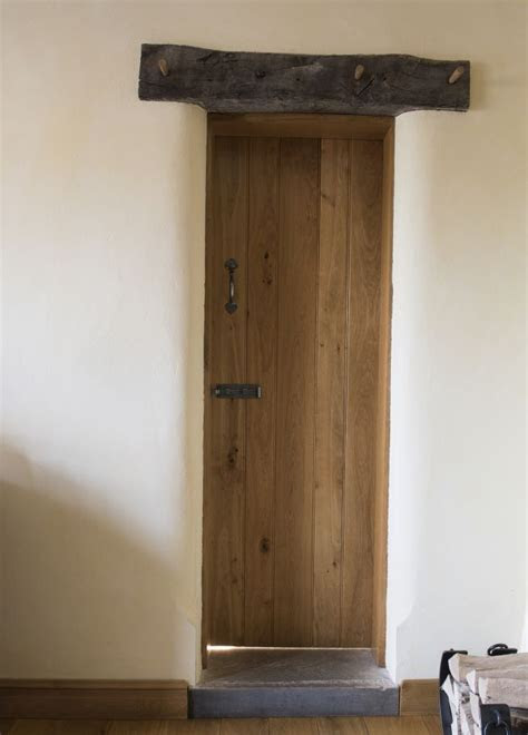 ledge  brace doors peak oak