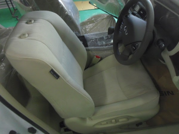 フーガ シートカバー取り付け カービューティープロ デルタ 新潟 三条 燕 カーコーティング カーフィルムの専門店