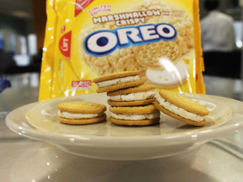 marshmallow crispy oreos
