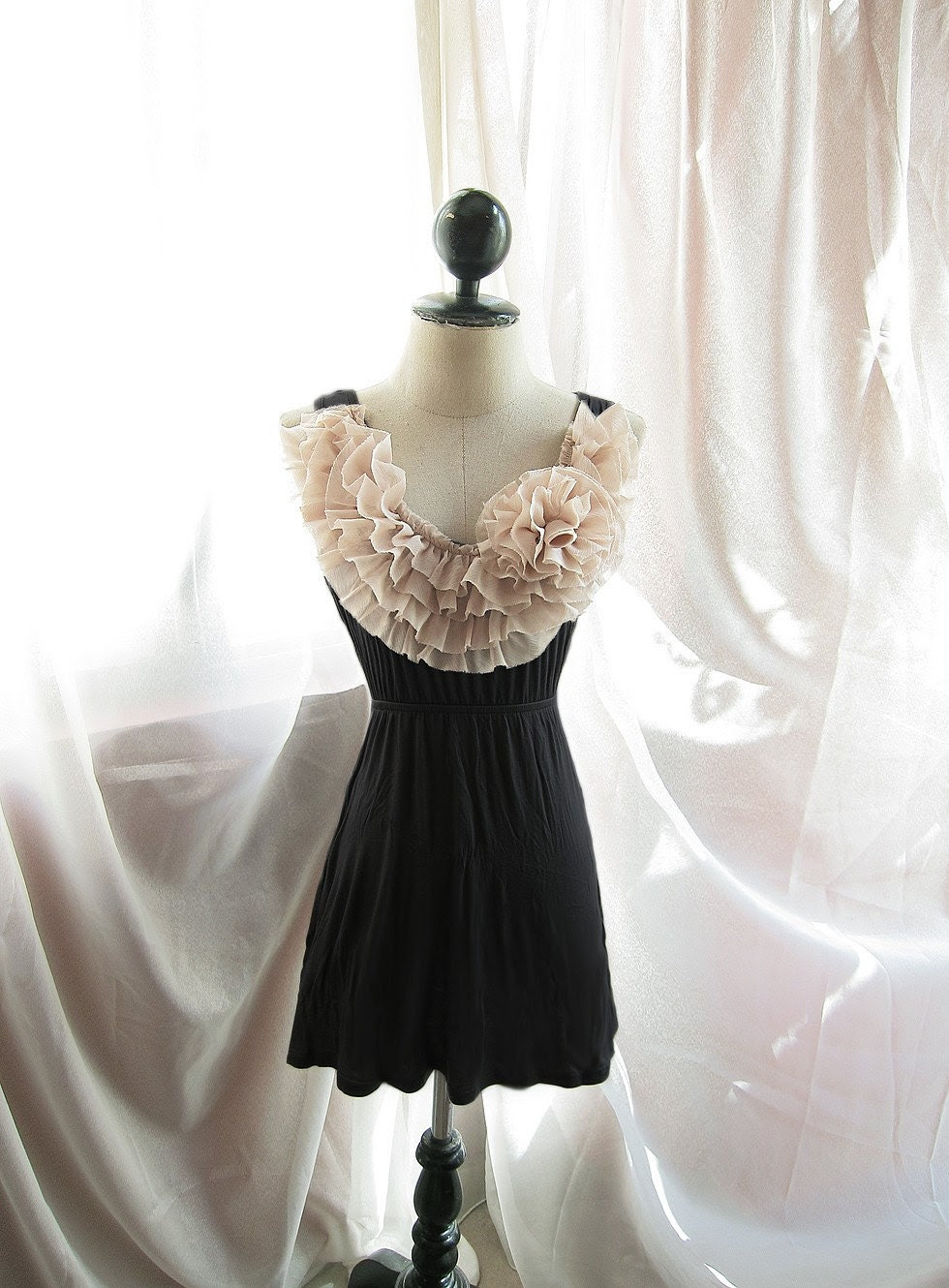 Dreamy Misty Mignight Black Rose in Bloom Nostalgia Cream Rosette Corsage Petal Ruffles Heavenly Romantic Marie Antoinette Dress