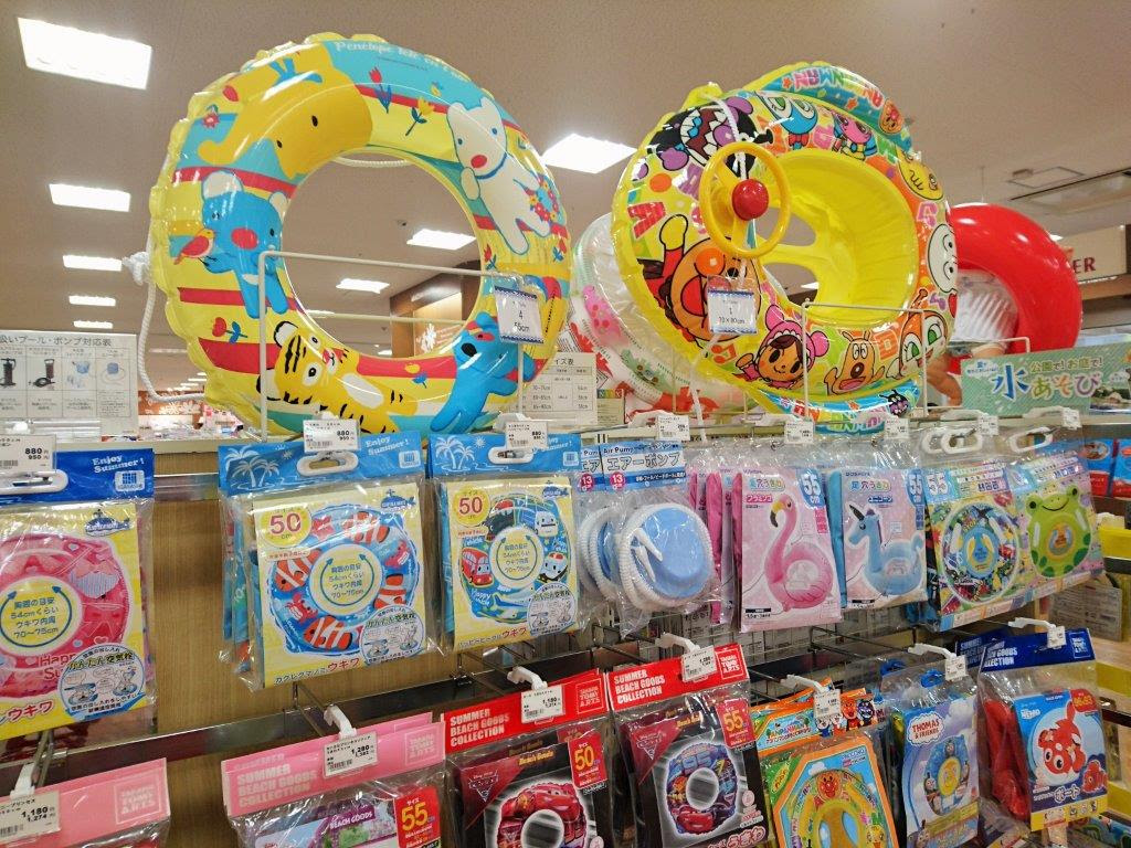 子供の浮き輪サイズの見方 3歳 4歳 5歳の浮き輪サイズの参考例 大阪食べ歩き 旅 グルメ放浪記