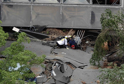 HACKENSACK, N.J. -- Rescuers
