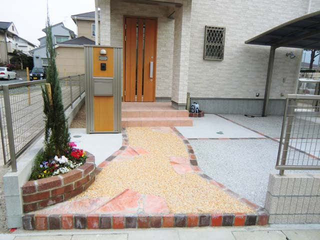 福岡県福岡市早良区 U様邸 玄関アプローチ施工例 エクステリアデザイン 福岡 佐賀の外構 エクステリア ガーデニングは太陽ハウジングへ