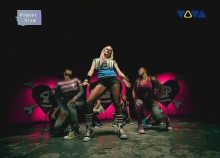 girlfriend avril lavigne video. Avril Lavigne Girlfriend Video