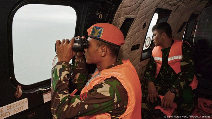 AirAsia plane tail found in Java Sea | News | DW.DE | 07.01.2015