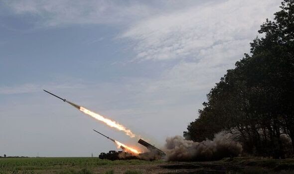 Ukraine fightback continues as Russia takes heavy losses in Kherson