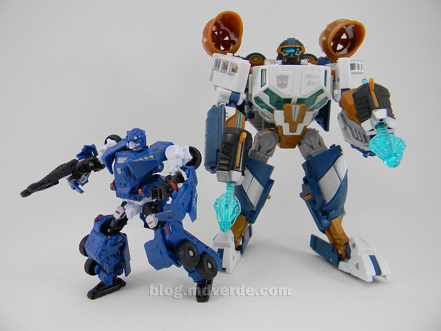Transformers Breacher HftD Scout - modo robot vs. Seaspray