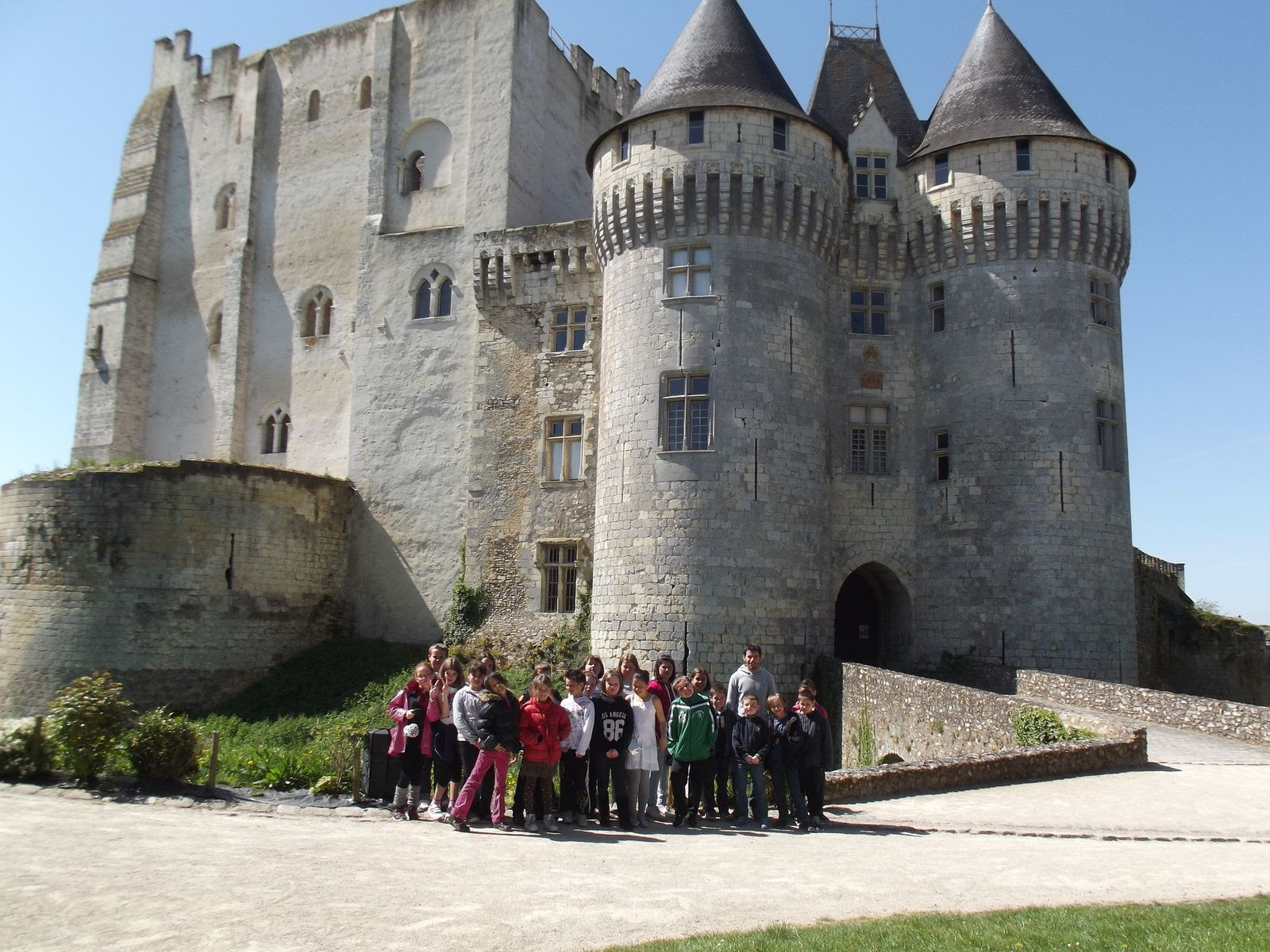 Sortie Des Cm1 Au Chateau De Nogent Le Rotrou Le Blog De L Ecole Elementaire Des Remparts De Brezolles
