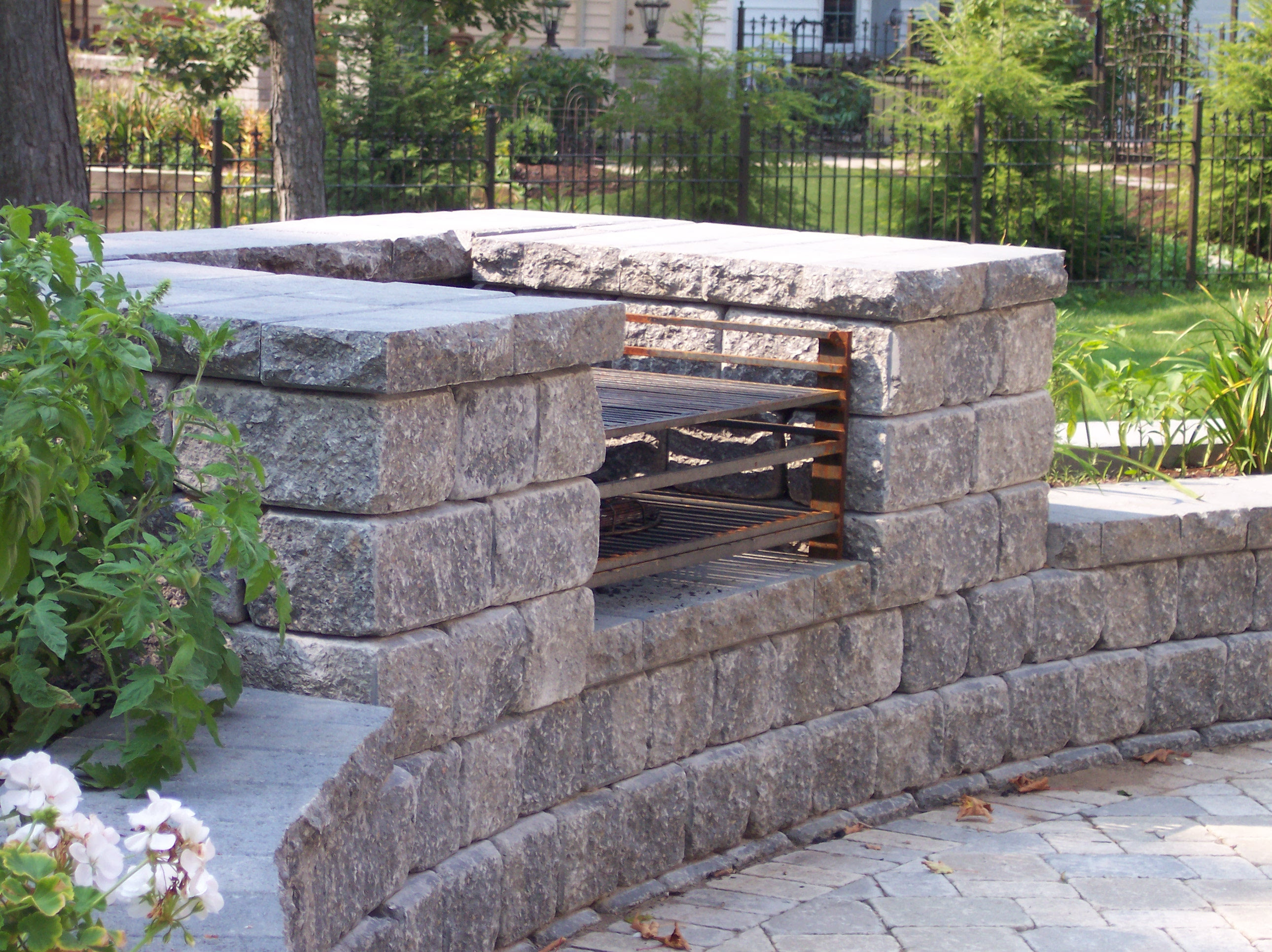 Fantastic Backyard Kitchens and Grills