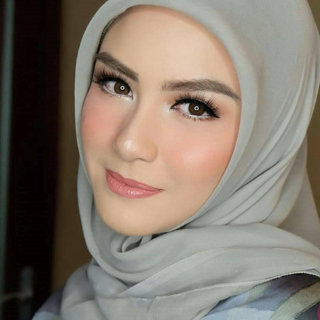 Simple Makeup with Hijab Tutorial and Hijab Makeup Tips Simple Makeup with Hijab Tutorial and Hijab Makeup Tips