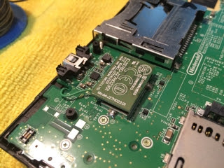 今度は3ds Ll 充電端子部の修理 株式会社flexのブログ