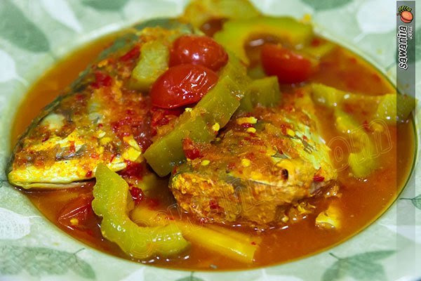 Ikan kembung masak asam rebus dengan peria  Sawanila.com