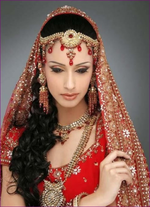 Pretty-Bridal-Wedding-Hairstyle-Collection-2013-14