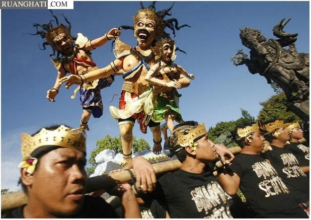 Ritual upacara keagamaan menjelang perayaan Tahun Baru Saka (Hari Nyepi) yang diliput Media Masa Internasional