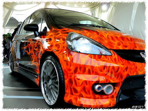 Hondaâ€™s all-new Fit, known as the Jazz in Australia, has won the 2007-2008 