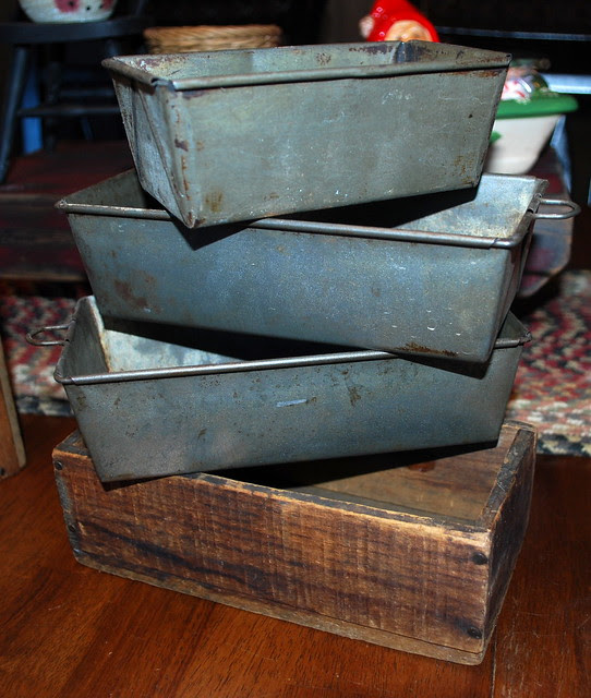 Antique finds box pans