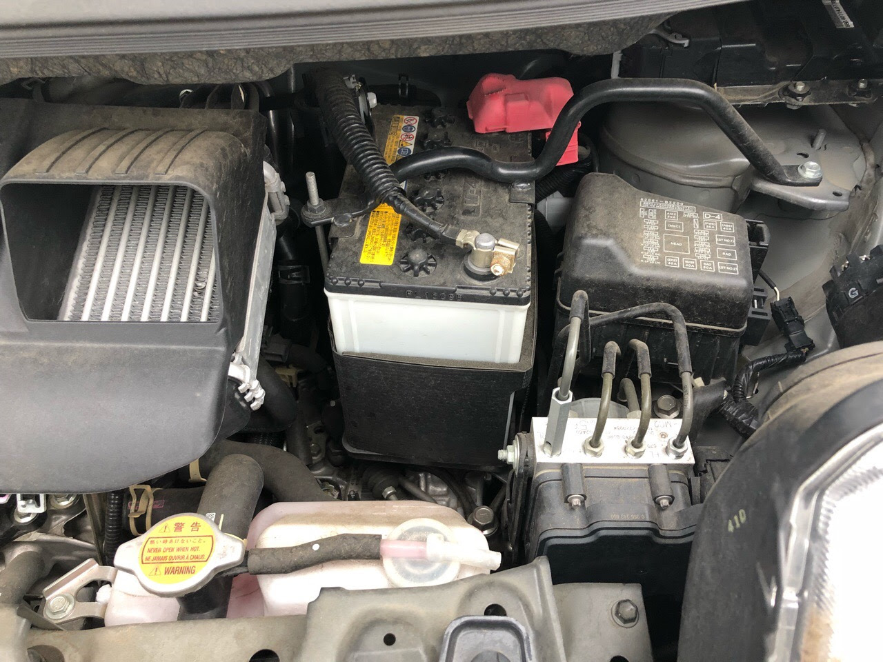 タントのバッテリー交換をした アイドルストップ車用バッテリー Tomnakブログ
