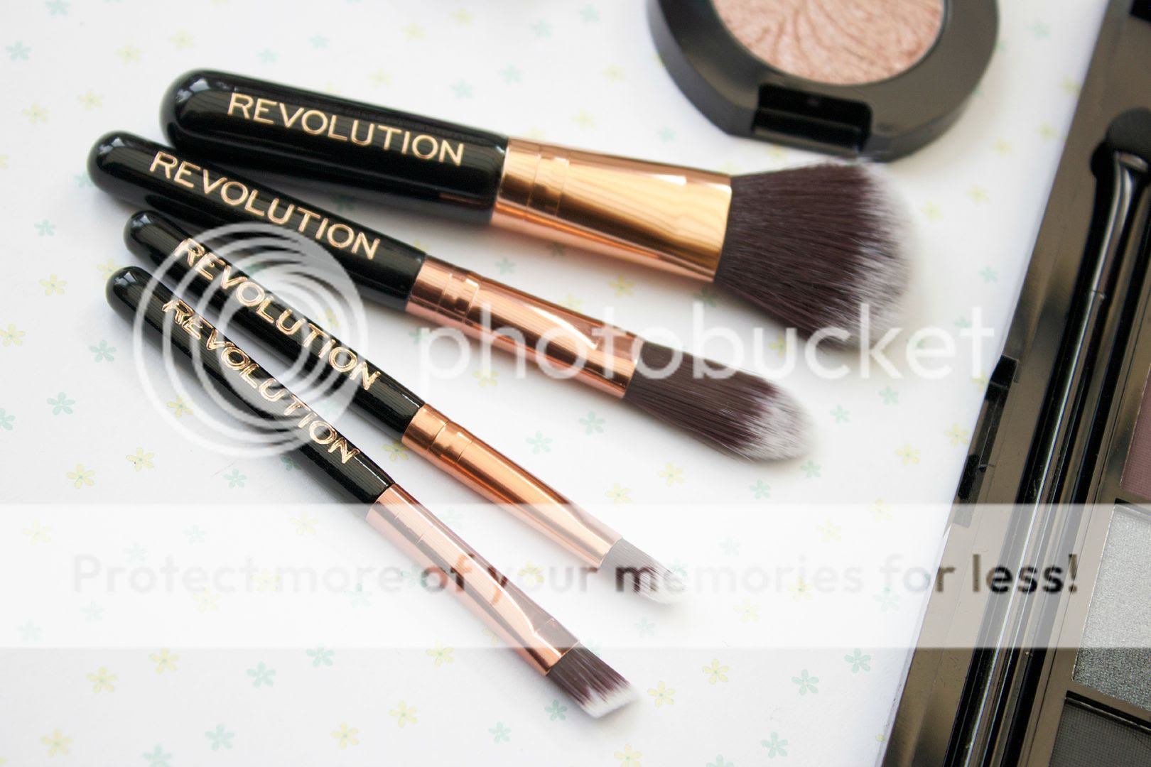 Makeup Revolution Pro Go Brush Set