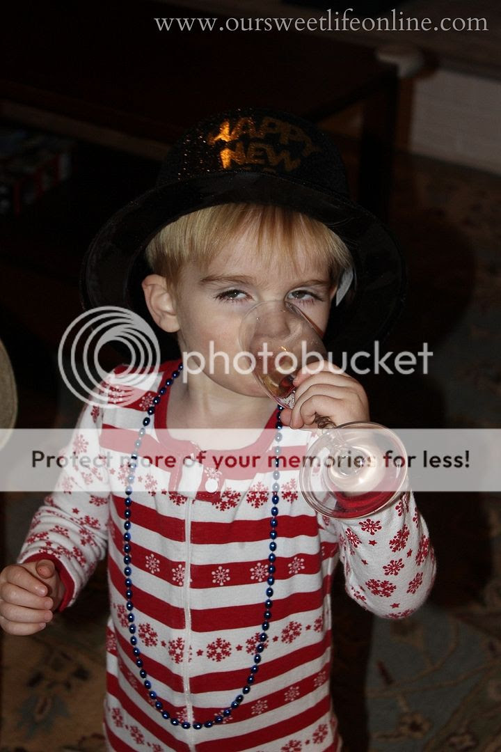 photo newyears11_zpsf95feae1.jpg