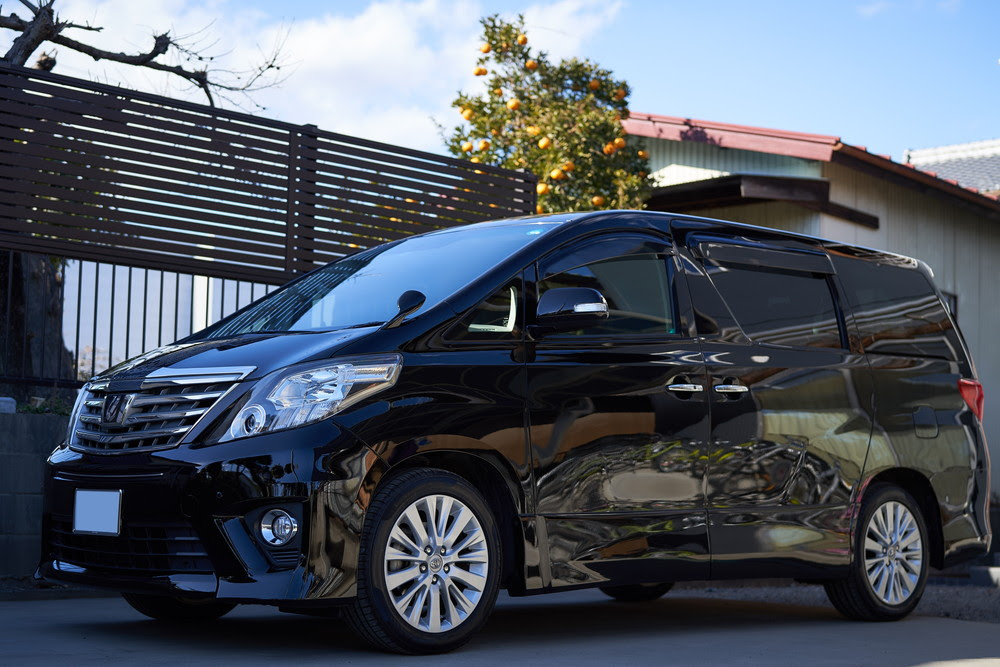 30系がメインの今 10系と系を比べてみた トヨタ アルファード 群情色 ぐんじょういろ