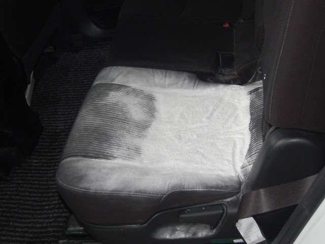 重曹で車内クリーニングはやめて ウォーターフィールド